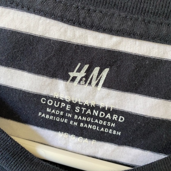 🌻H&M Striped Short Sleeve - Picture 2 of 4